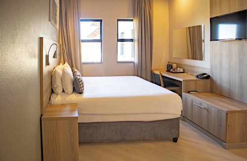 Greater Johannesburg Metropolitan Area Hotel | Regal Inn Hotel