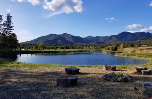 Murphy House | Relax and unwind in our 3br-2ba house on Historic Troon Estate Vineyard!