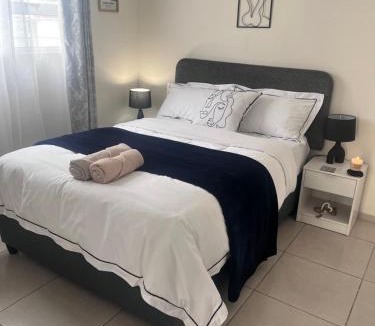 Trawal House | Relaxa Sleep & Go - Self Catering Accommodation