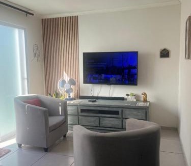 Trawal House | Relaxa Sleep & Go - Self Catering Accommodation