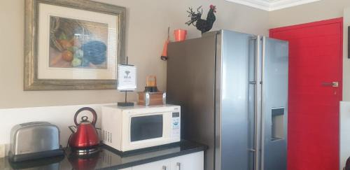 Froggy Farm Apartment | Restio Simonstown