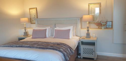 Froggy Farm Apartment | Restio Simonstown
