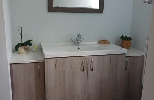 Drakenstein Apartment | Robin's Nest, quiet cottage on Wine Farm Estate