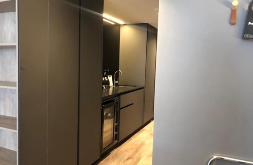 Cape Town City Centre Hotel | Rockefeller Foreshore Studio Fast WiFi, Gym & Pool