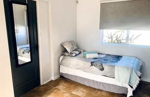 Trawal House | Rooms close to CTI Airport, Security Complex, Kuils River