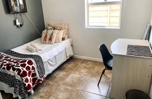 Trawal House | Rooms close to CTI Airport, Security Complex, Kuils River
