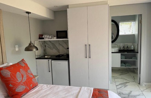 Hoekwil Apartment | Round the Bend