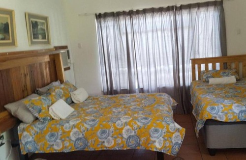 Beaufort West Apartment | Royal Karoo Cottage unit 2