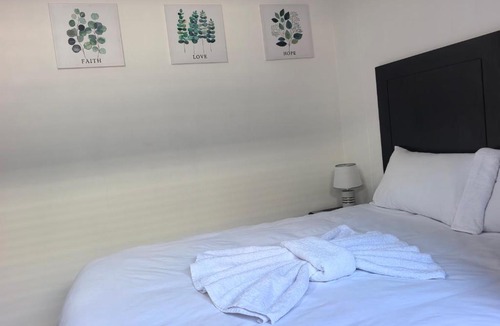 Strand Bed & Breakfast | Ruka Manor B&B