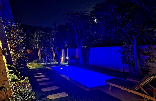 Bloubergstrand Cottage | SALTY BREEZE Boutique Retreat: Tranquille Garden Cottage - 700m to kite beach