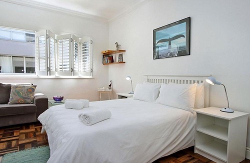 Mouille Point Apartment | Sandringham Studio in Mouille Point