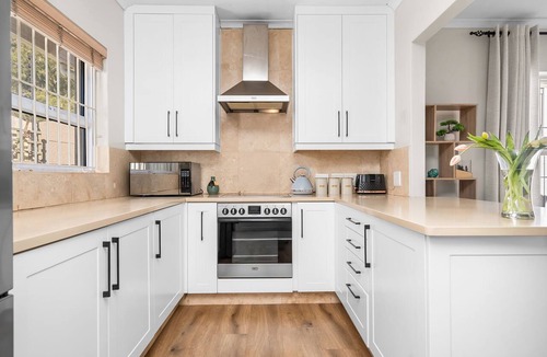 Rondebosch House | Sangrove Residence - Four Bedroom House, Sleeps 8