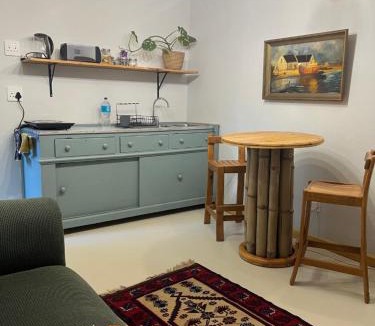 Wellington Apartment | Sara Ann an apartment in the country side