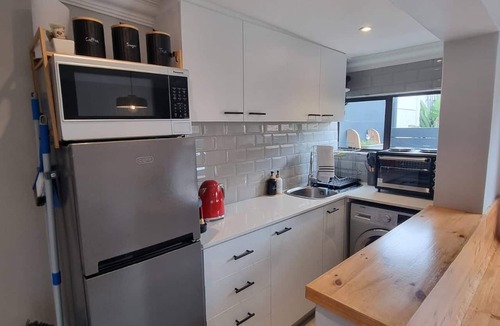 West Beach Apartment | Saxon Guest Cottage Suite