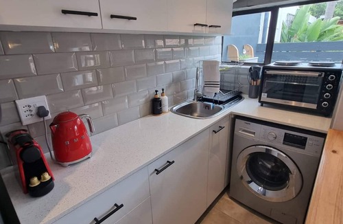 West Beach Apartment | Saxon Guest Cottage Suite