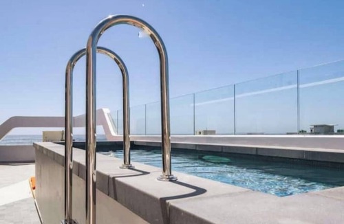 Sea Point Apartment | Sea Point Solace