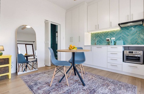 Sea Point Apartment | Sea Point Studio Retreat, Book Now!