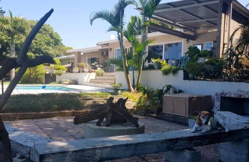 Southport House | Sea Shells Cottage Luxury Oceanview Retreat with Swimming Pool