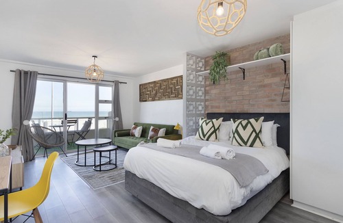 Bloubergstrand Apartment | Sea Spray B104