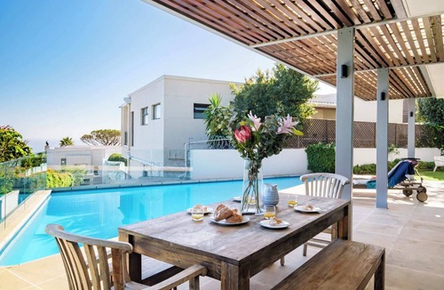 Camps Bay Villa | Sea View Sanctuary at Shakawe Villa