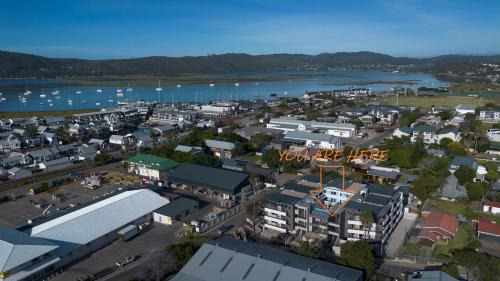 Knysna Central Apartment | Seahorse - Top Floor Premium 2 Bedroom Apt with Parking