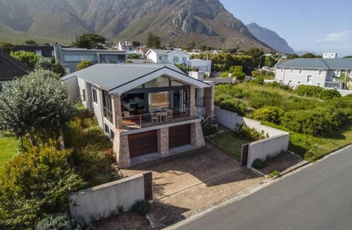 Voelklip Apartment | Seaside Symphony Villa | Walking distance to Grotto Beach