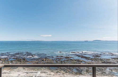 Mouille Point Apartment | Secure One Bed | Uninterrupted Ocean Views