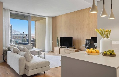 Silo District Apartment | Secure one bedroom in the desirable Waterfront