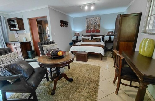 Malelane Bed & Breakfast | Selati 103 Guest Cottages