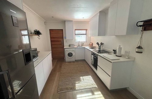 Pinelands House | Self-catering Pool-side Guesthouse