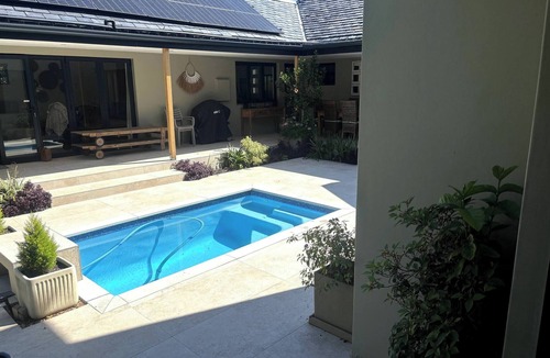 Pinelands House | Self-catering Pool-side Guesthouse