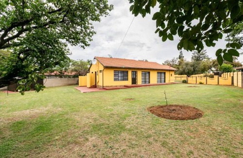 Alberton House | Self-check in property with a huge family yard in Alberton surbub area