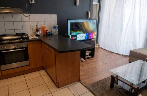 Cape Town Apartment | Serene 1-Bedroom Apartment in Central Cape Town