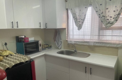 Eikenbosch Apartment | Serene 3-bedroom Apartment in Cape Town - Pets Welcome!