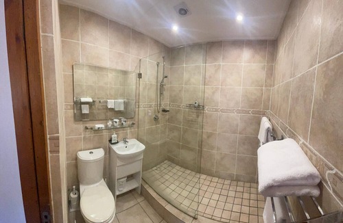 Milnerton Bed & Breakfast | Serene 8-bedroom bed & breakfast in charming Cape Town