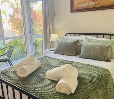 Drakenstein Apartment | Serene Air-Conditioned Flatlet in Central Wellington