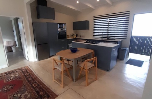 Wilderness Beach House | Serene and stylish beach home set in a stunning garden; fast Wifi: free parking