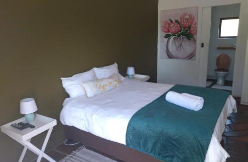Walmer House | Serenity Cove-The Protea Room