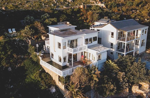 Cape Peninsula House | Shangri La in Misty Cliffs