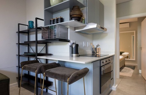 Windermere Apartment | Slick Garden Gem 300 on Florida RD