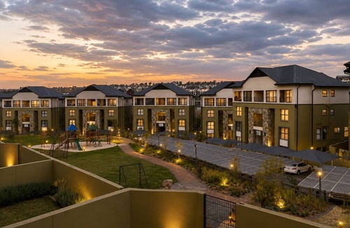 Greater Johannesburg Metropolitan Area Apartment | Smart Home Oasis & Luxury Living