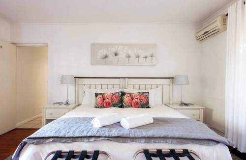 Paarl Bed & Breakfast | Soothing 1-bedroom bed & breakfast with AC in Paarl