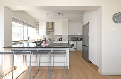 Three Anchor Bay Apartment | Spacious 3 Bed Apartment | Sea Point | Ocean views