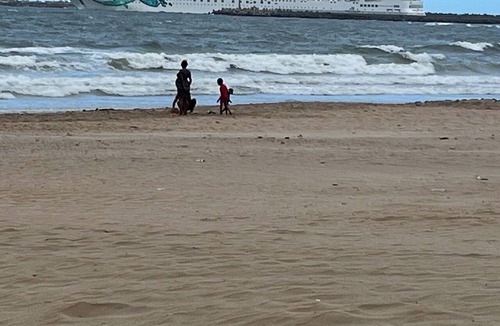 Durban Apartment | Spacious 3-bedroom beach apartment in gorgeous Durban's Point waterfront with AC