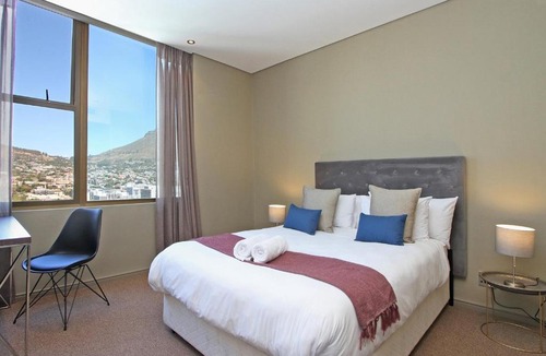Cape Town City Centre Apartment | Spacious 3 Bedroom Family Apartment In Cape Town