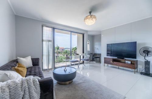 Century City Apartment | St Tropez On Lake 302 The Island Club