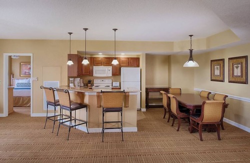 Lake Buena Vista Hotel | Stay at our Beautiful Orlando Resort Near Disney!