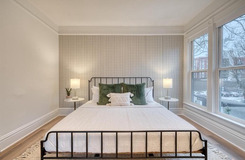 Buckman Neighborhood Apartment | Stay Portland - Historic Queen Anne Vernacular - 95 WalkScore