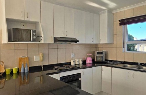 Muizenberg Apartment | Steps from the Beach, Muizenberg Home