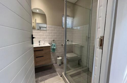 Port Edward Apartment | Sting-ray Cottage